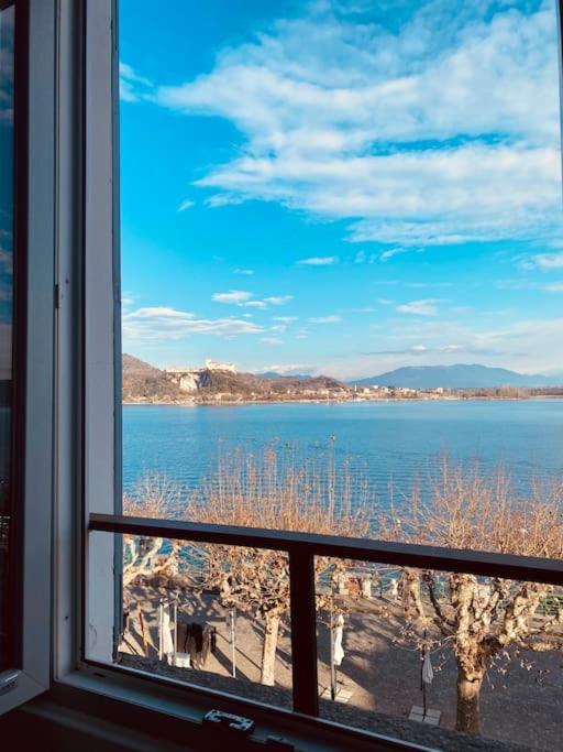 Babalu Con Vista Lago Арона Екстериор снимка