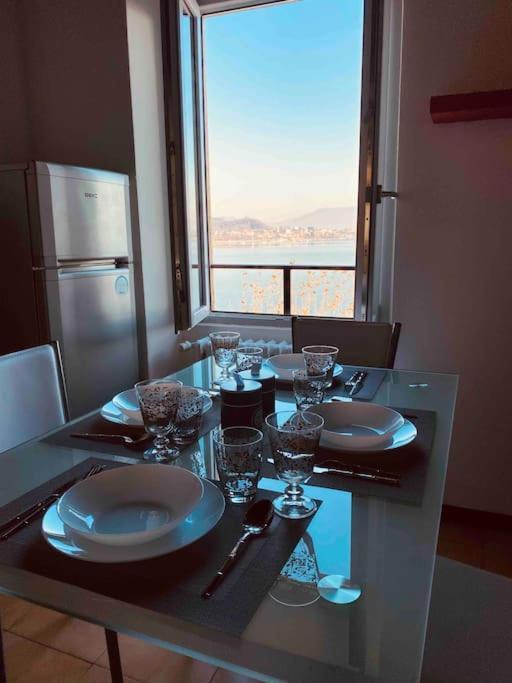 Babalu Con Vista Lago Арона Екстериор снимка
