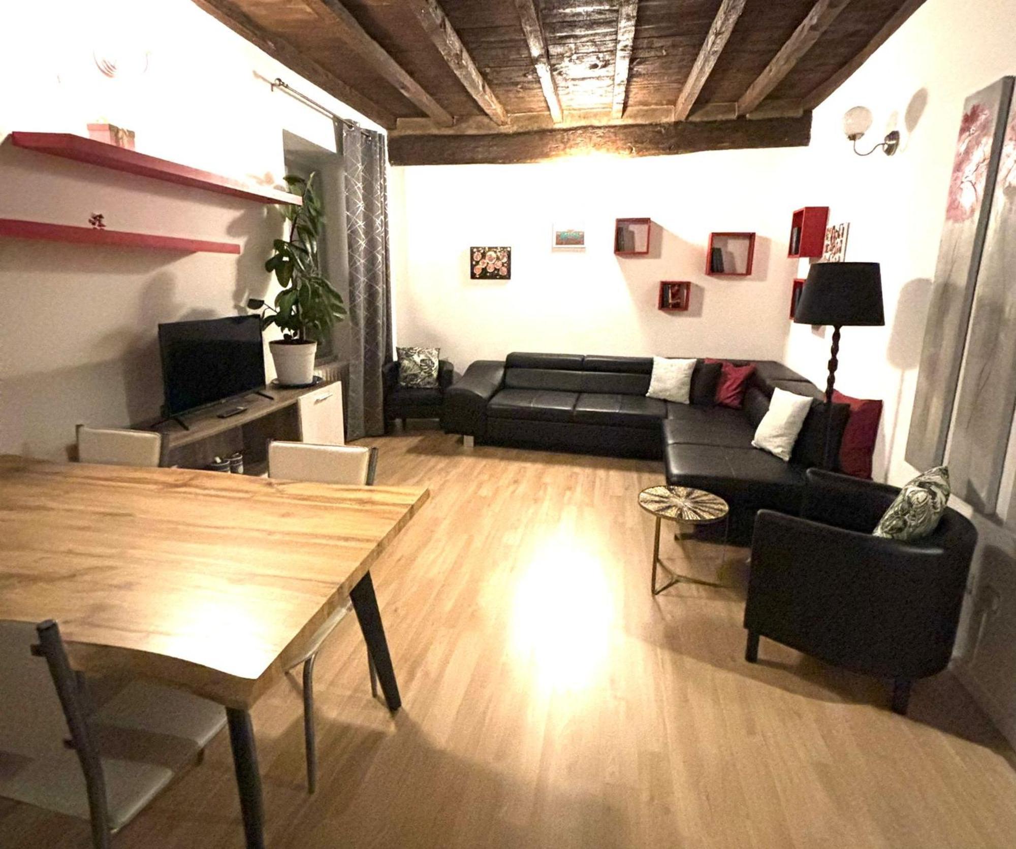 Babalu Con Vista Lago Арона Екстериор снимка
